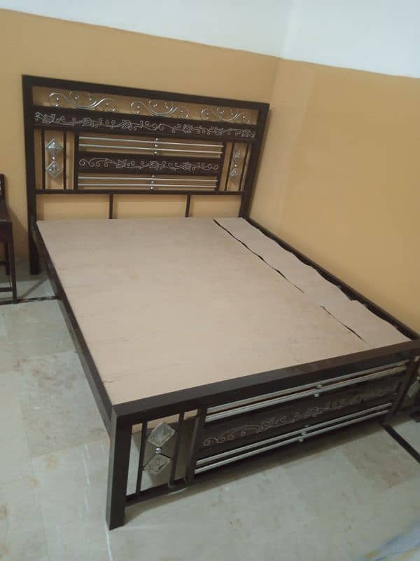 Iron Bed King Size 1