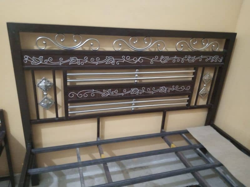 Iron Bed King Size 3