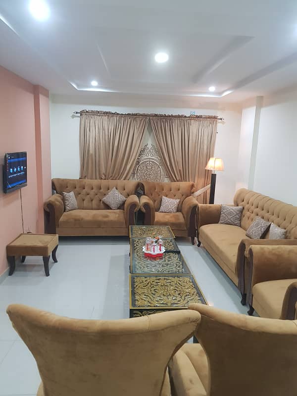 Par Day short time One BeD Room apartment Available for rent in Bahria town phase 4 and 6 empire Heights 2 Family apartment 1