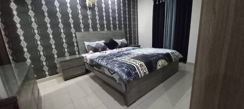 Par Day short time One BeD Room apartment Available for rent in Bahria town phase 4 and 6 empire Heights 2 Family apartment 4