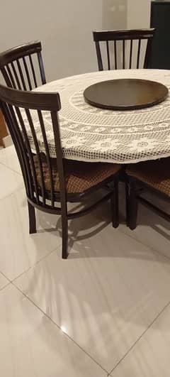 5 Seater Round Dining Table