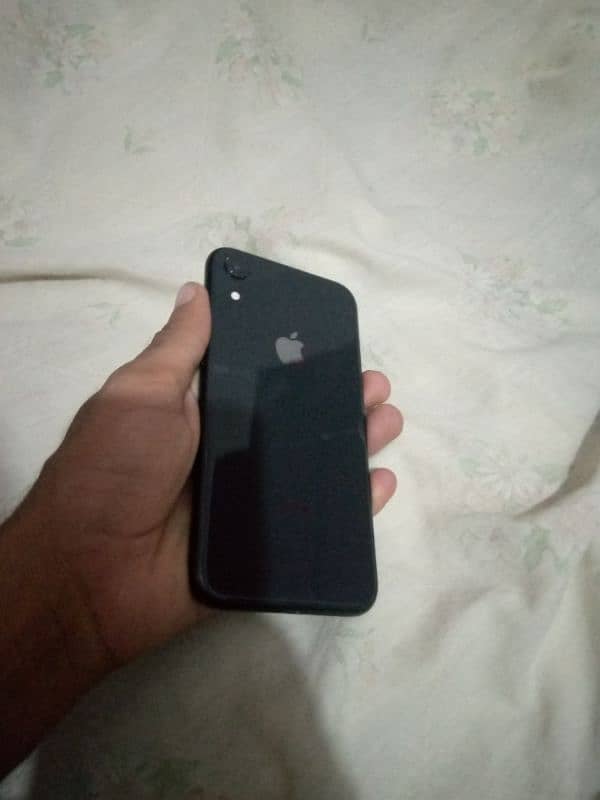 IPhone XR 4