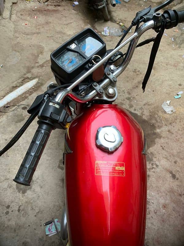 Honda 125 Larkana Number seled engine 3