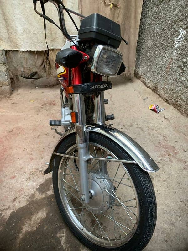 Honda 125 Larkana Number seled engine 4