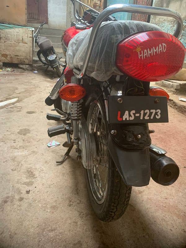 Honda 125 Larkana Number seled engine 6