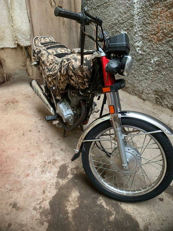 Honda 125 Larkana Number seled engine 10