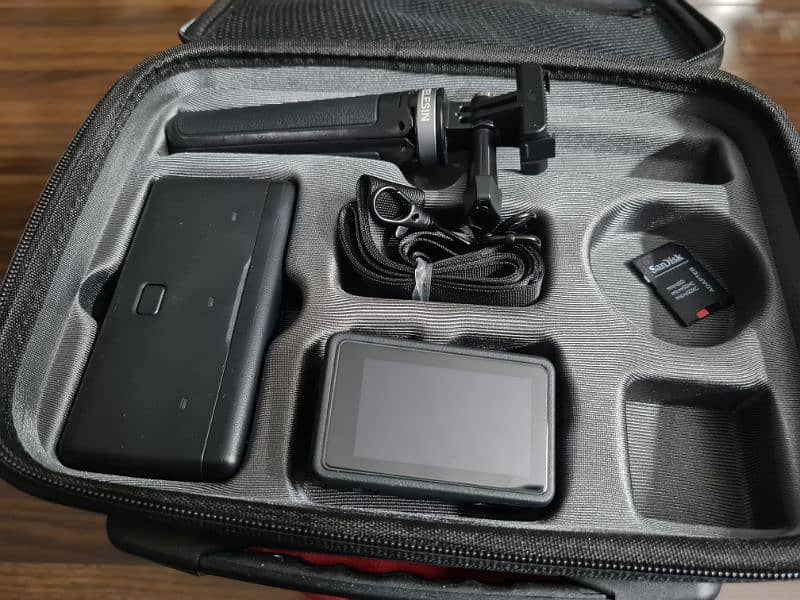 DJI Osmo Action 4 Adventure Combo 2