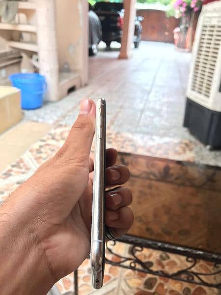 iPhone xs Non PTA 6