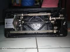 SINGER SEWING MACHINE