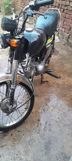 Honda CD70 2015