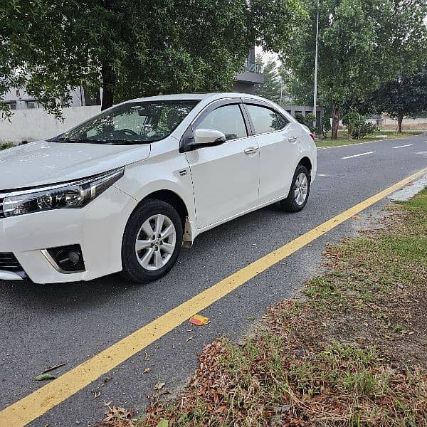 Toyota Corolla Altis Grande CVT-i 1.8 9