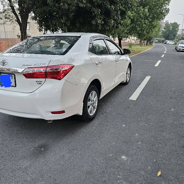 Toyota Corolla Altis Grande CVT-i 1.8 11