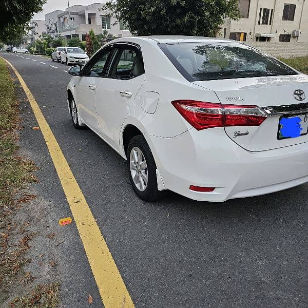 Toyota Corolla Altis Grande CVT-i 1.8 12