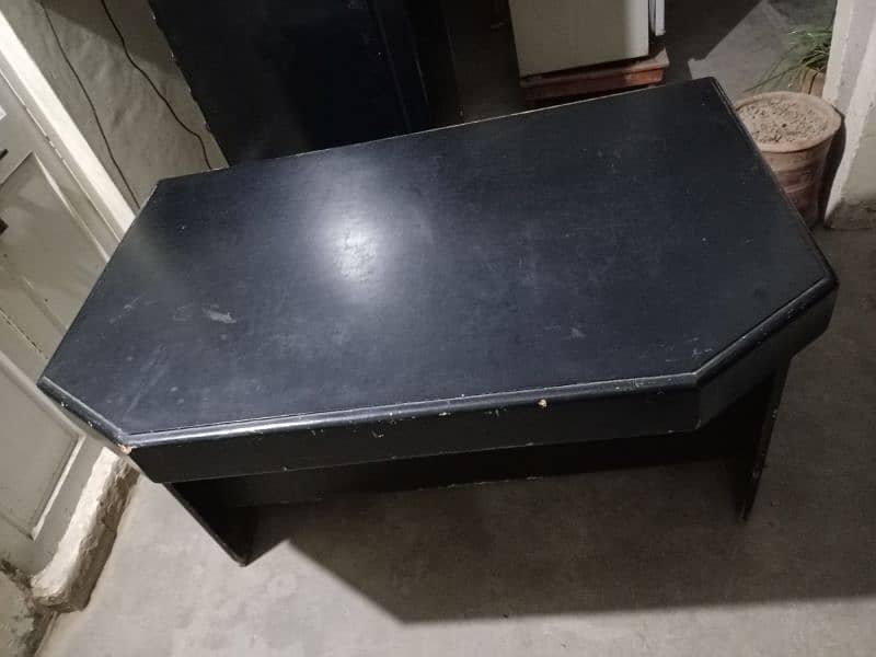 office Table for sale. condition Good 4