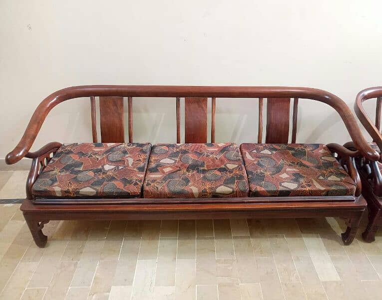 sheesham wood sofa set available fresh condition with new seats 0