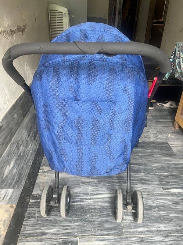 baby stroller pram. in neat and clean condition . with musical  doll 7