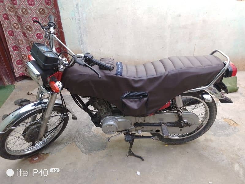 Argent sell Honda 125 8