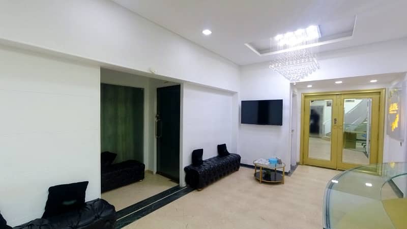 Prime Location 52 Marla Spacious House Is Available In Gulberg 3 Block D1 For Sale 10