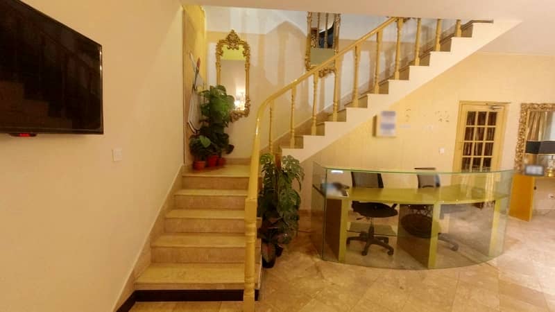 Prime Location 52 Marla Spacious House Is Available In Gulberg 3 Block D1 For Sale 46