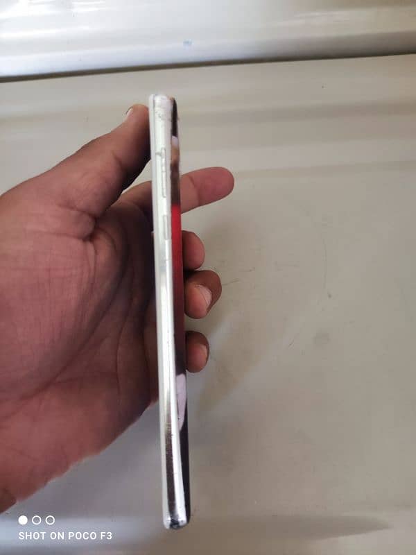 Sharp aquos R2 non pta sim working back cracked best for gaming 9/10 2