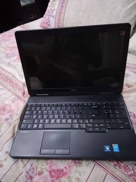 Dell Laptop 3