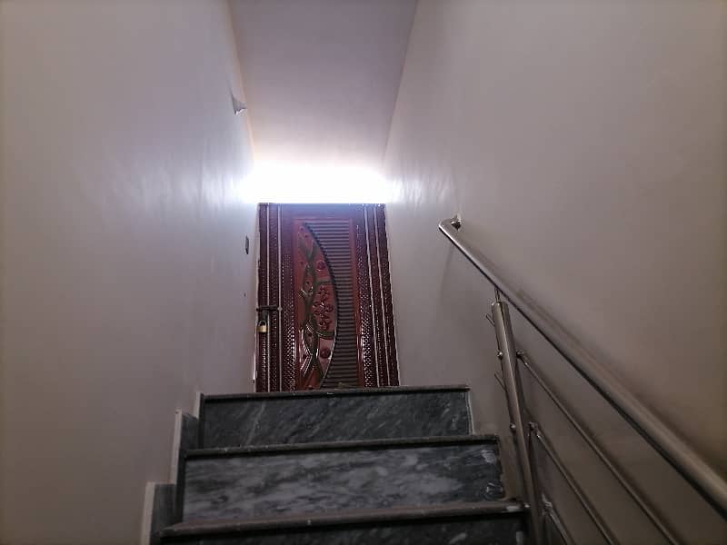 Spacious House Is Available For Sale In Ideal Location Of Tajpura 21