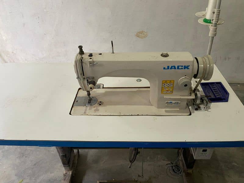 Jack Sewing Machine (New Condition) 0