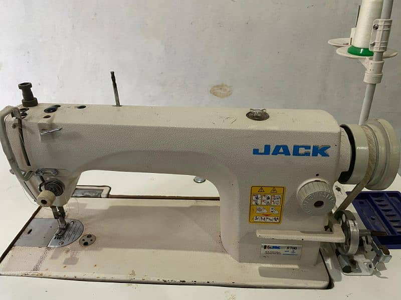 Jack Sewing Machine (New Condition) 4