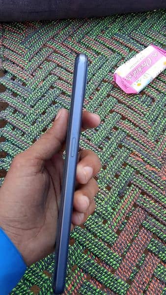 oppo f17 8+3gb ram 128gb memory with box and charger 2