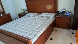 King Size Bed with 2 Sode box and Dressing Table
