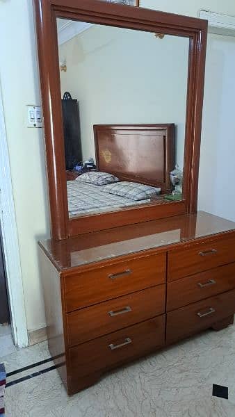 King Size Bed with 2 Sode box and Dressing Table 2