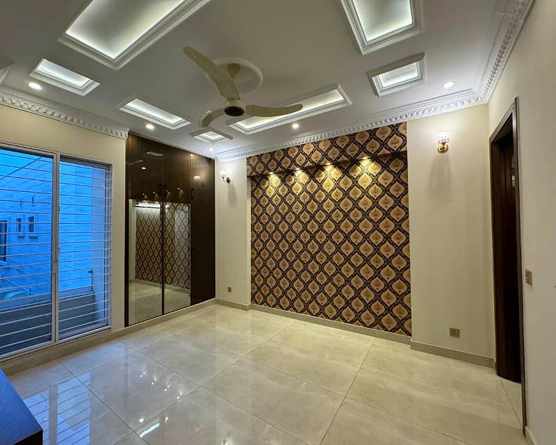 10 Marla brand New House for Rent in Bahria Town 7