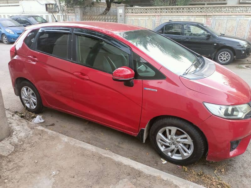 Honda Fit hybrid as Aqua Vitz Swift Passo Prius Cultus Alto Gli Xli 2