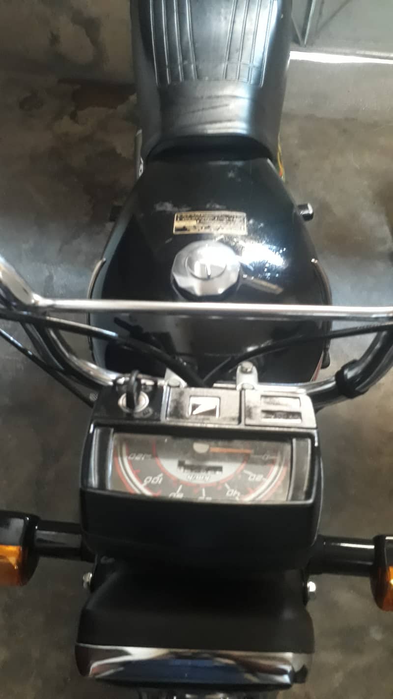 Honda CD 70 2021 4