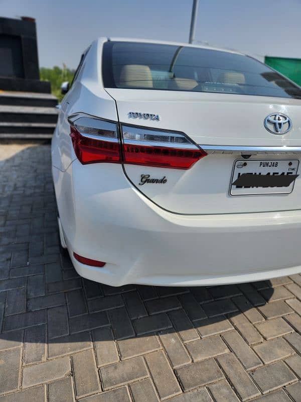 Toyota Altis Grande 2018 genuine 1