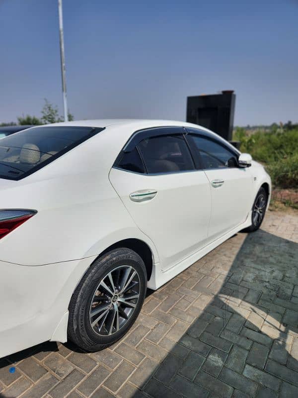 Toyota Altis Grande 2018 genuine 9