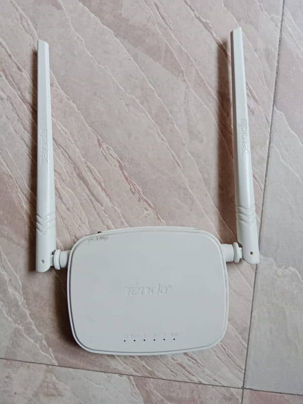 WIFI tenda router 0