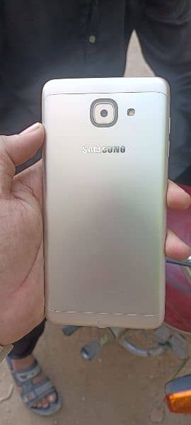 Samsung Galaxy j7 max 1