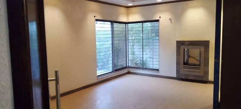 Good 20 Marla House For Rent In DHA Phase 3 2