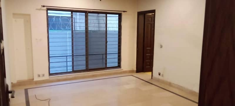 Good 20 Marla House For Rent In DHA Phase 3 10