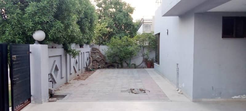 Good 20 Marla House For Rent In DHA Phase 3 23