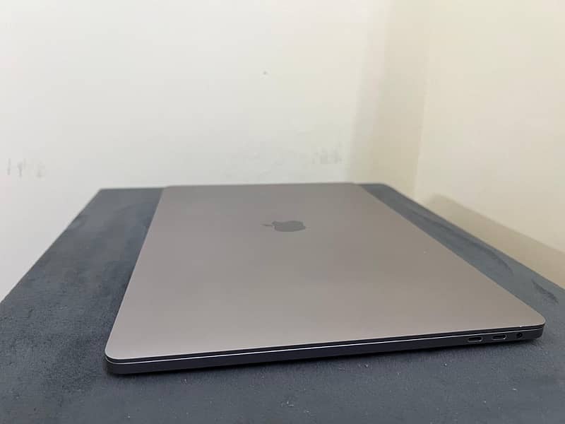 MacBook Pro 16inch custom made 4