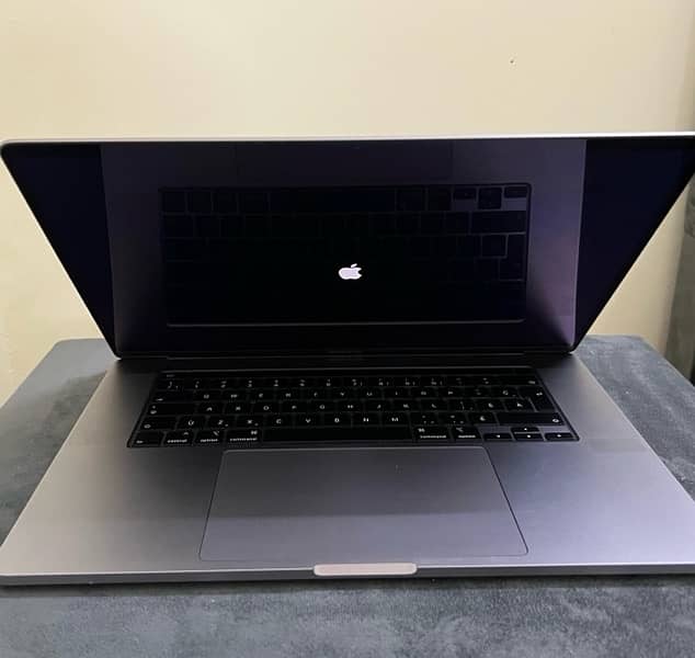 MacBook Pro 16inch custom made 5