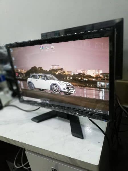 ViewSonic & iiyama 22" LED Monitors with HDMI Port & Built-in Speakers 1