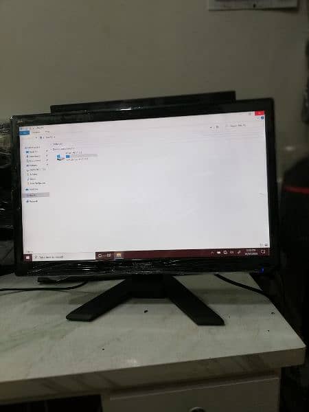 ViewSonic & iiyama 22" LED Monitors with HDMI Port & Built-in Speakers 8