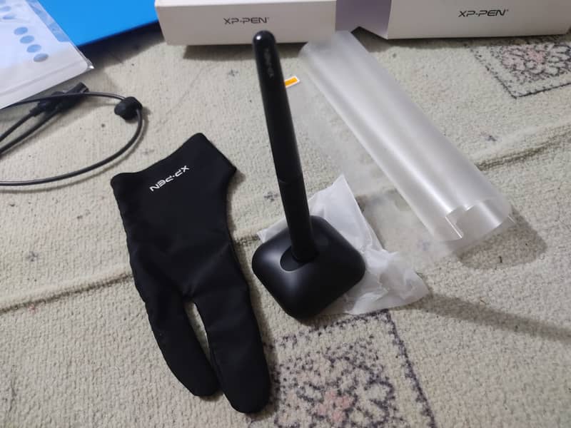 XP Pen Deco 01 V2 (NEW CONDITION WITH ALL ACCESSORIES) 1