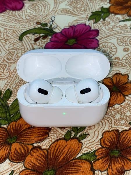 Apple Airpode Pro 4