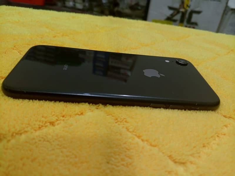 IPHONE XR 64 GB | NON PTA | CONDITION 10/9 | BOHT ACHA MOBILE NO FAULT 2