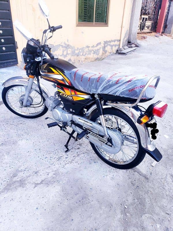 Brand New Honda CD 70 Low Mileage Total Genuine First Hand 9