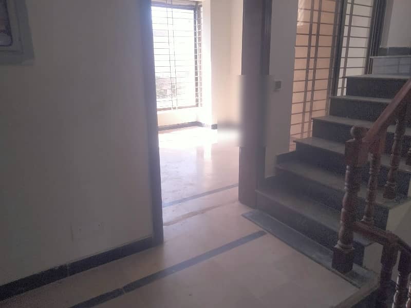 7 Marla Spacious Lower Portion Available In CDECHS - Cabinet Division Employees Cooperative Housing Society For rent 5